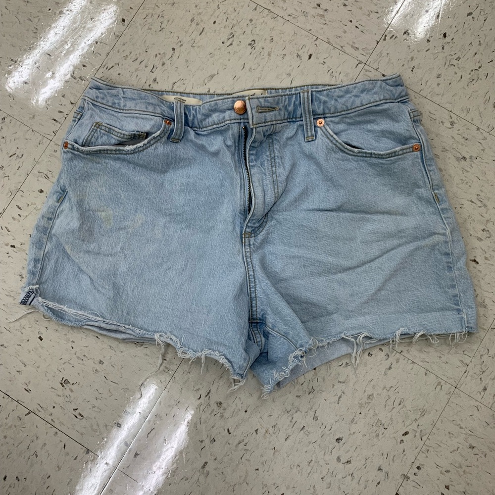 Cute distressed jean shorts!  New Without Tags.